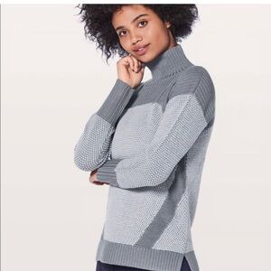 Lululemon Womens Sweater Two-Tone Gray Turtleneck Sweater Warm & Restore Sz. 6